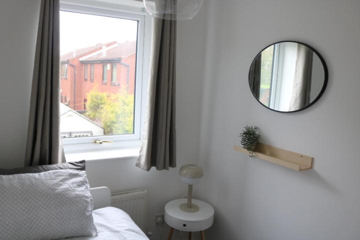 Villa Charming 2 Bed House - Family Friendly Nottingham Habitación foto